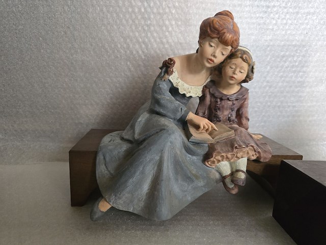 Brocante: 2x beeld hars op houten sokkel - afbeelding 3 van  7