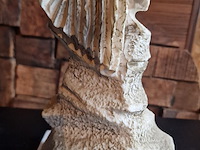 Brocante: curiosa dame in steen - afbeelding 3 van  7