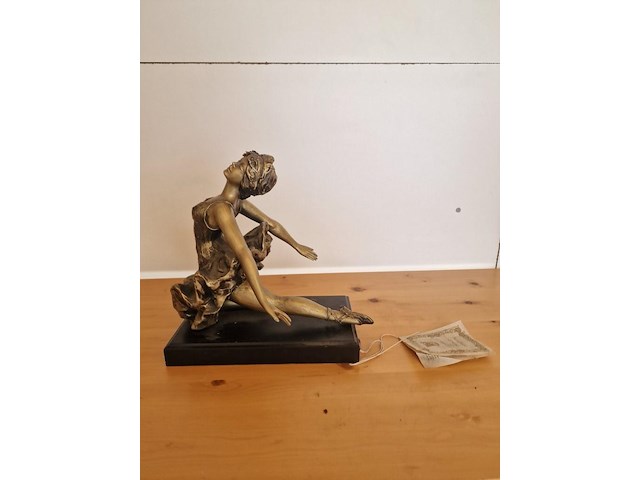 Brocante: dame hars in goudkleur - afbeelding 1 van  5