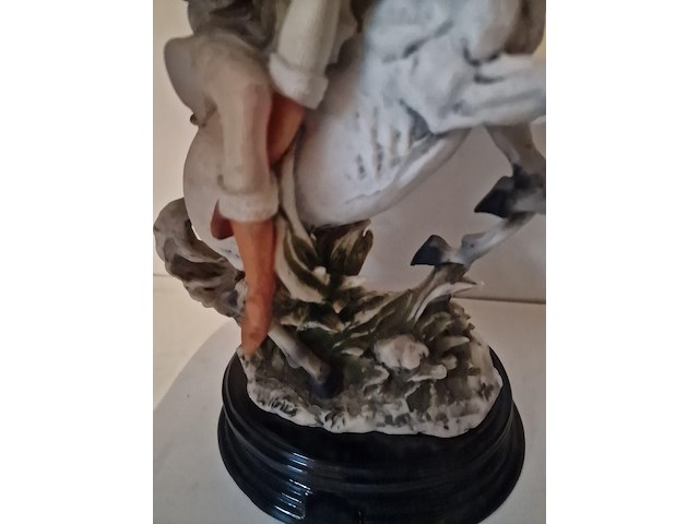 Brocante: dame op paard in hars - afbeelding 3 van  3