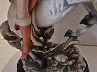 Brocante: dame op paard in hars - afbeelding 3 van  3