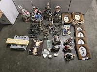 Brocante: mix van beeldjes (circa 40x) - afbeelding 1 van  10