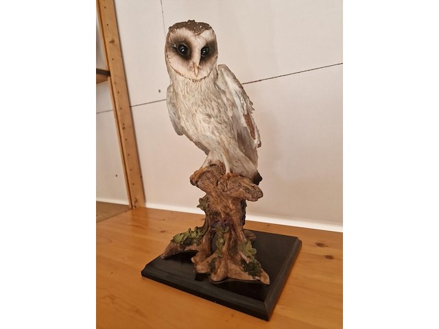 Brocante: uil op tak in hars - afbeelding 1 van  4