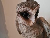 Brocante: uil op tak in hars - afbeelding 3 van  4