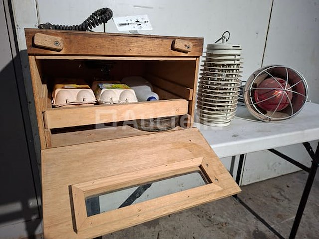 Broedmachine + infraroodstraler - afbeelding 2 van  4