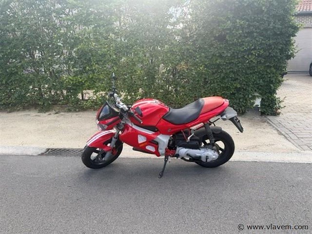 Bromfiets - afbeelding 1 van  8