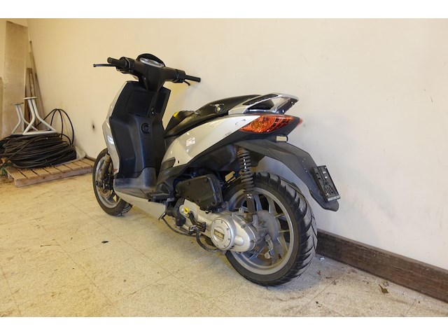 Brommer aprilia - afbeelding 16 van  21