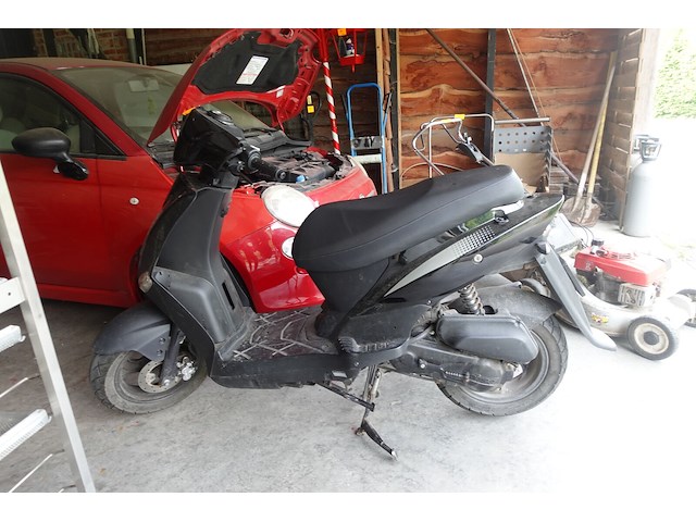 Brommer kymco - afbeelding 1 van  5