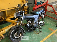 Brommer wrak - afbeelding 1 van  6