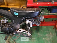 Brommer wrak - afbeelding 3 van  6