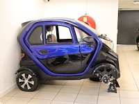 Brommobiel elektrisch met ontbrekende onderdelen