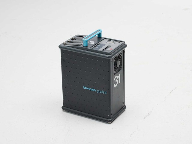 Broncolor grafit 4 generator - afbeelding 2 van  3