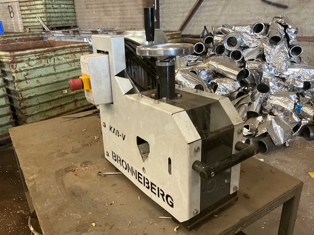 Bronneberg kab-v metaalverwerking - kabelstripper - afbeelding 3 van  5