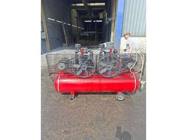 Bronw schroef luchtcompressor - afbeelding 3 van  10