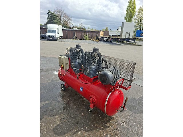 Bronw schroef luchtcompressor - afbeelding 4 van  10
