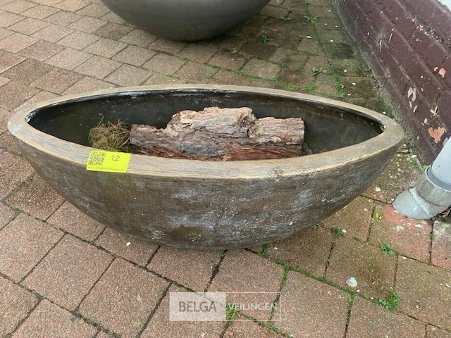 Bronze ovaalvormige pot - afbeelding 1 van  1