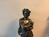 Bronzen beeld met natuurstenen voet - afbeelding 2 van  5