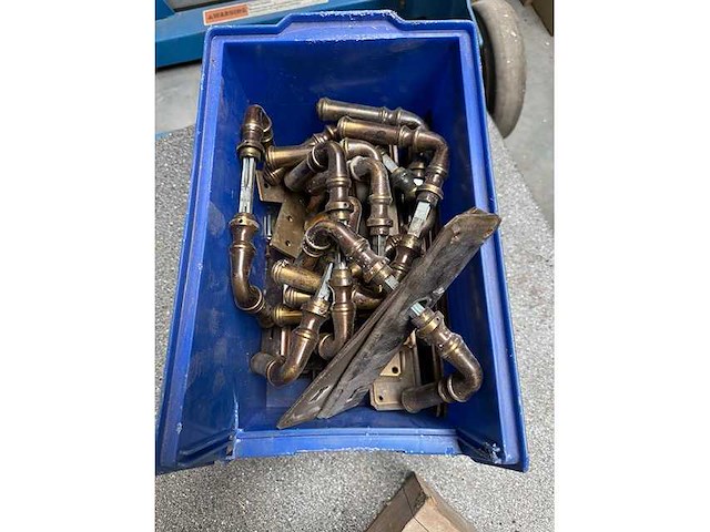 Bronzen deurbeslag - window frame & door - afbeelding 1 van  1