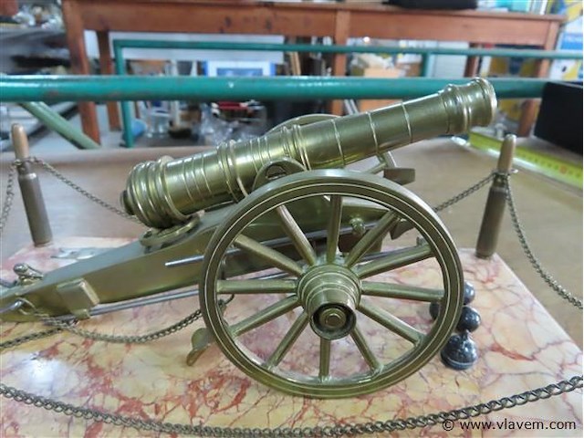 Bronzen kanon op marmeren basis, 32x17cm, h 15cm - afbeelding 7 van  8