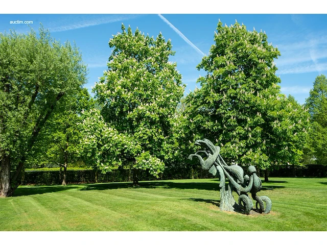 Bronzen monumentale compositie met mensfiguur en... - afbeelding 3 van  16
