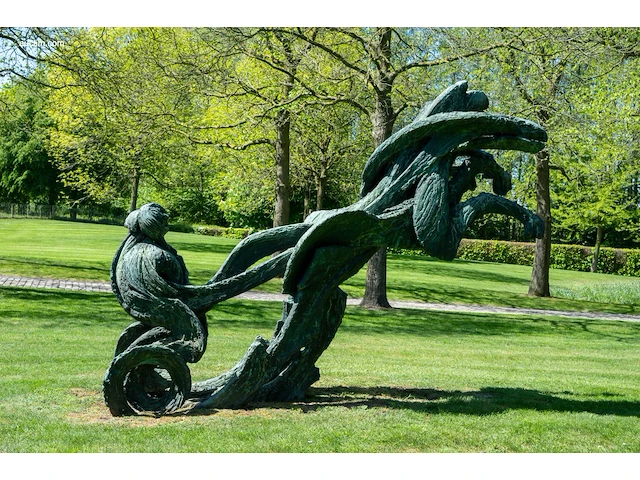 Bronzen monumentale compositie met mensfiguur en... - afbeelding 5 van  16