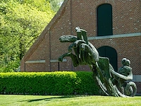 Bronzen monumentale compositie met mensfiguur en... - afbeelding 15 van  16