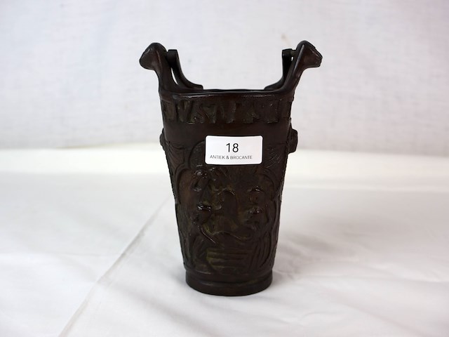 Bronzen wijwateremmer - afbeelding 1 van  7