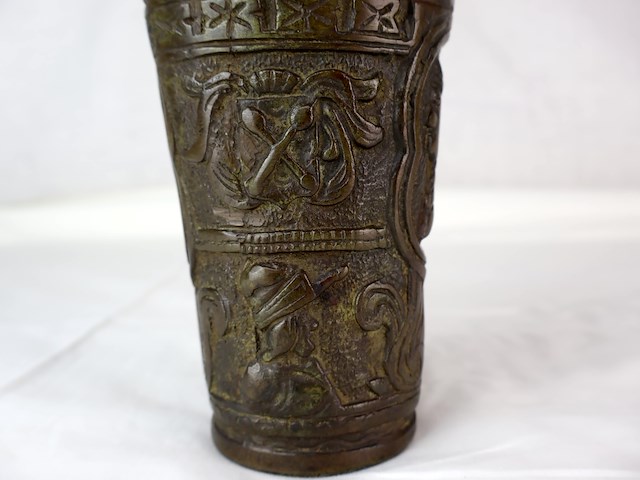 Bronzen wijwateremmer - afbeelding 2 van  7
