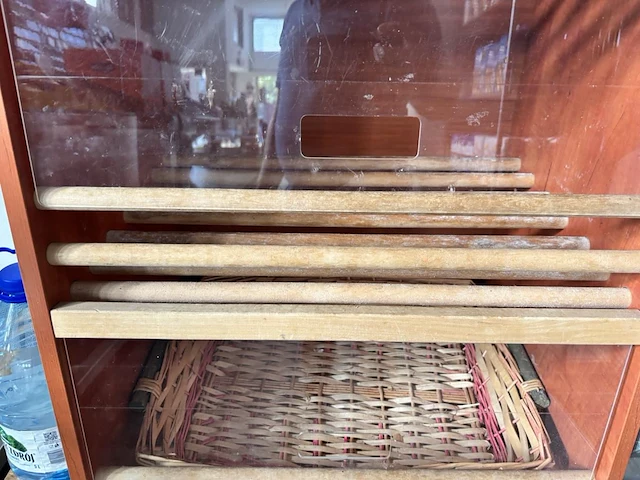 Brooddisplay pieczywo - afbeelding 3 van  3