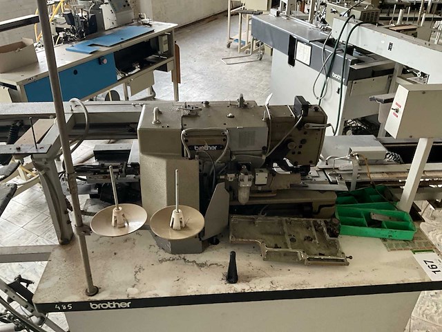 Brother bas500 knoopsgatenautomaat - afbeelding 5 van  10