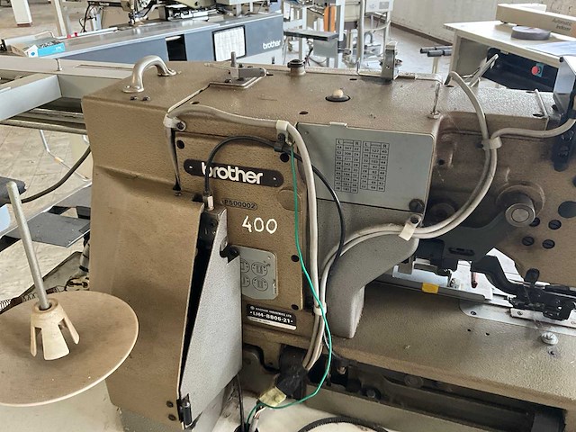 Brother bas500 knoopsgatenautomaat - afbeelding 5 van  5