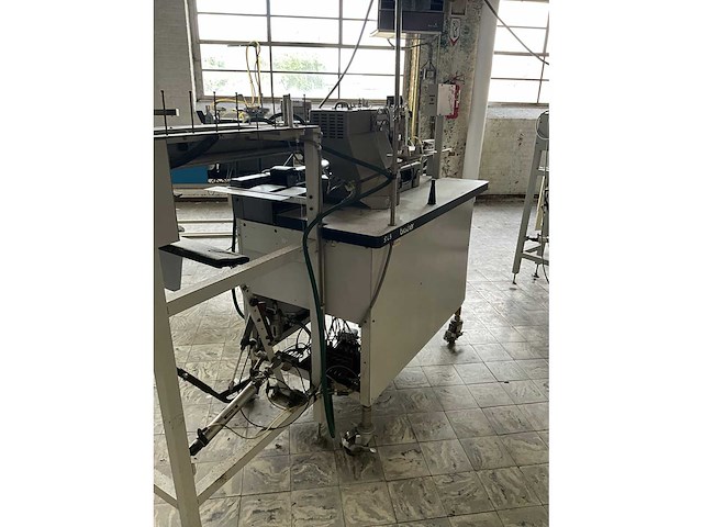 Brother bas500 knoopsgatenautomaat - afbeelding 2 van  5