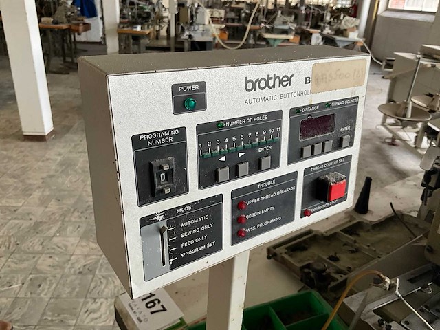 Brother bas500 knoopsgatenautomaat - afbeelding 10 van  10