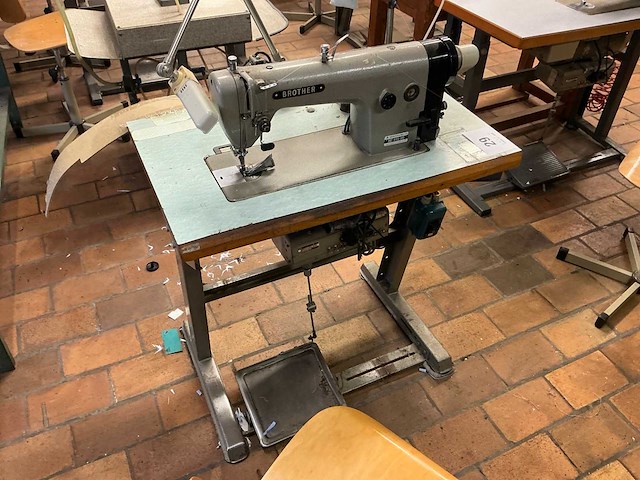 Brother db2-b705-503 snelnaaier - afbeelding 2 van  5