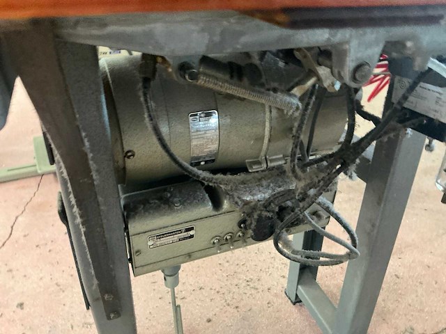 Brother db2-b715-503 naaimachine met naaldtransport - afbeelding 6 van  8