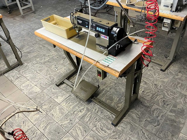 Brother db2 b737 913 snelnaaier naaimachine - afbeelding 3 van  5