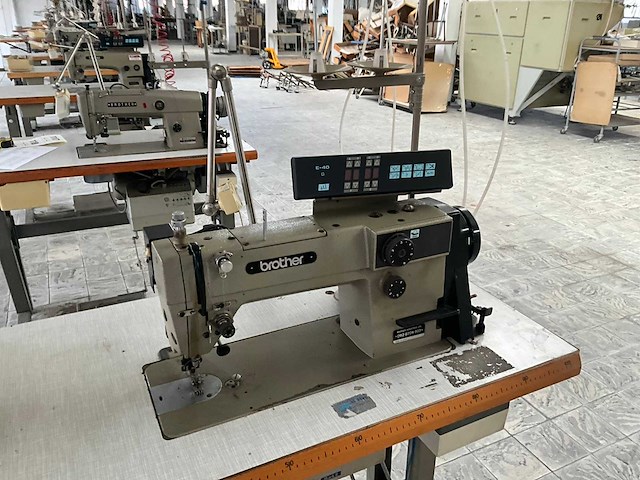 Brother db2 b774 903 boventransport naaimachine - afbeelding 2 van  9