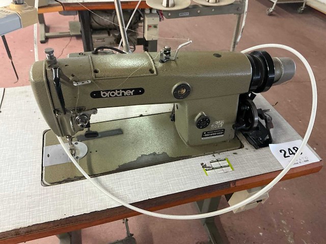 Brother db2-b790-503 naaimachine met naaldtransport - afbeelding 3 van  8