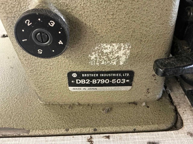 Brother db2-b790-503 naaimachine met naaldtransport - afbeelding 8 van  8
