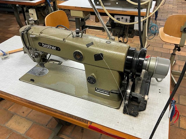 Brother db2-b790-503 naaimachine met naaldtransport - afbeelding 3 van  8