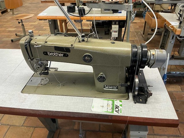 Brother db2-b790-503 naaimachine met naaldtransport - afbeelding 3 van  5