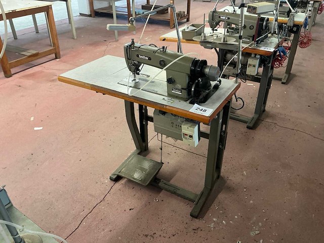 Brother db2-b790-503 naaimachine met naaldtransport - afbeelding 1 van  6