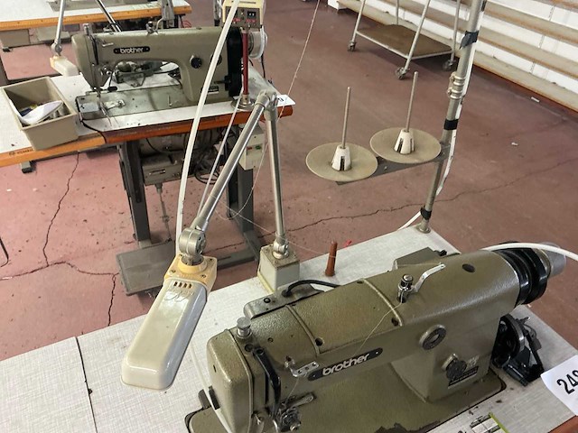 Brother db2-b790-503 naaimachine met naaldtransport - afbeelding 4 van  6