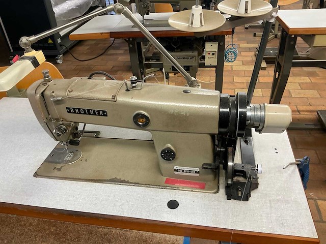Brother db2-b790-603 naaimachine met naaldtransport - afbeelding 3 van  7