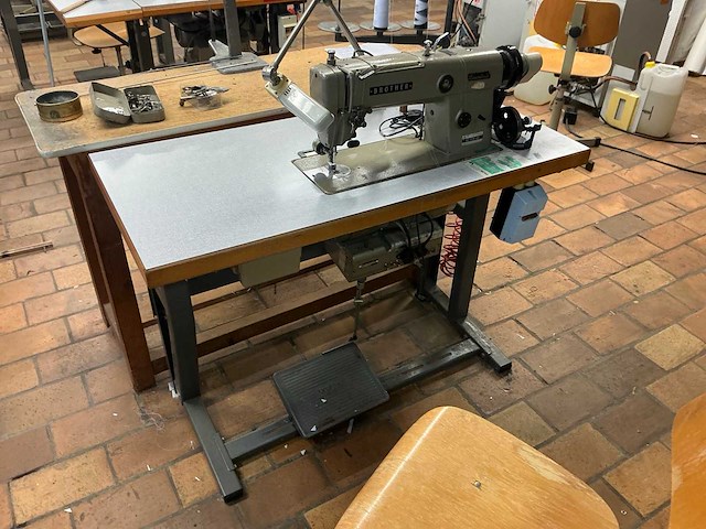 Brother db2-b790-603 naaimachine met naaldtransport - afbeelding 2 van  8