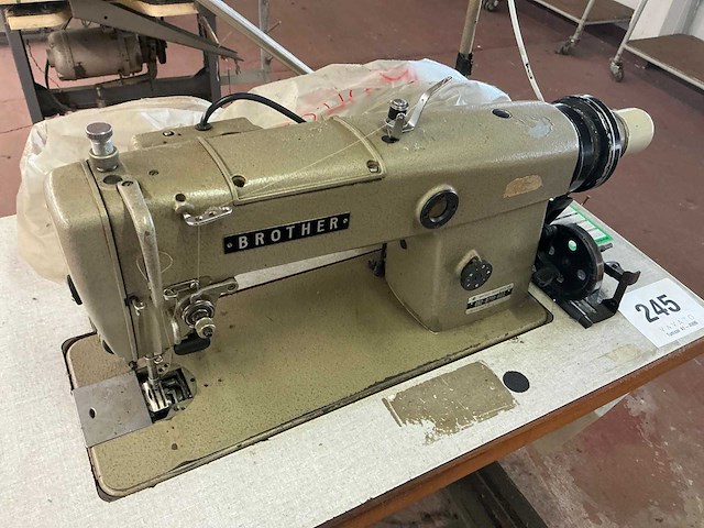Brother db2-b790-603 naaimachine met naaldtransport - afbeelding 3 van  8