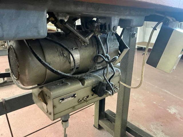 Brother db2-b790-603 naaimachine met naaldtransport - afbeelding 6 van  8