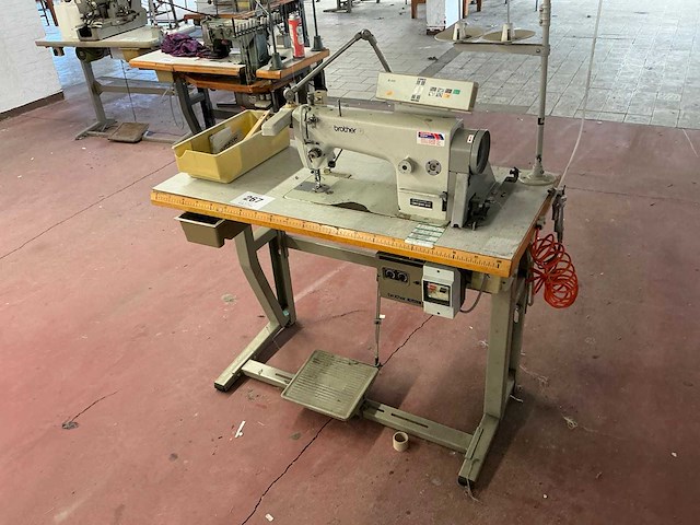Brother db2-b791-913 naaldtransport naaimachine - afbeelding 1 van  4