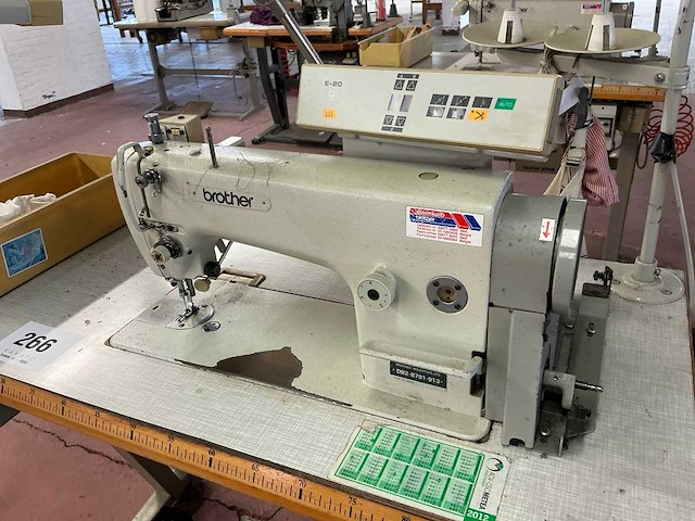 Brother db2-b791-913 naaldtransport naaimachine - afbeelding 3 van  4