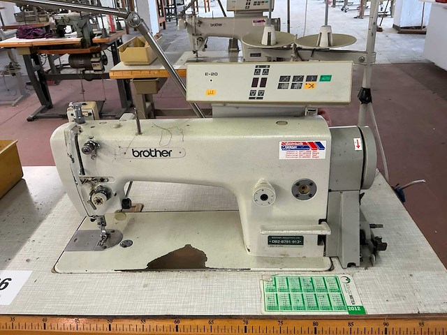 Brother db2-b791-913 naaldtransport naaimachine - afbeelding 4 van  4